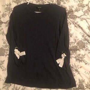 3/4 sleeve navy top with ties